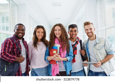 Picture Multiethnic Group Young Happy Students Stock Photo 678712693 ...