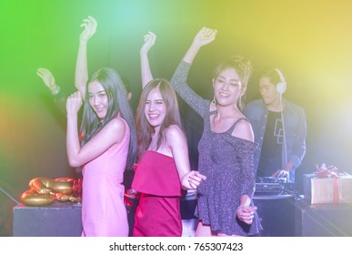 Group Of Friends Enjoying Party  Having Fun At Rooftop Party, Dj Background