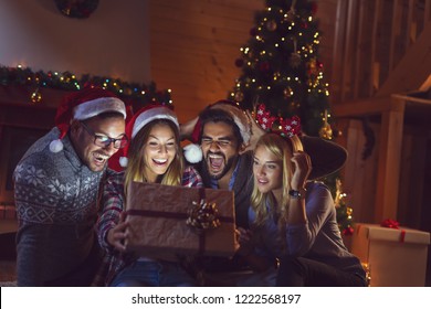 5,750 Friends christmas fireplace Stock Photos, Images & Photography ...