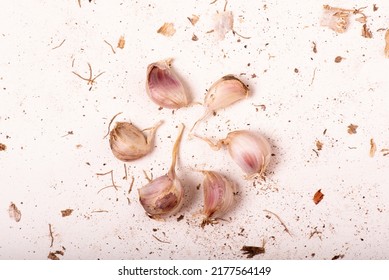 
Group Of Garlic Cloves Making A Circle In Overhead Photography. Garlic Aromatic Ingredient Widely Used In Mediterranean And Spanish Cuisine