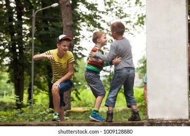 Group Guys Row Back View Stock Photo 1009128880 | Shutterstock