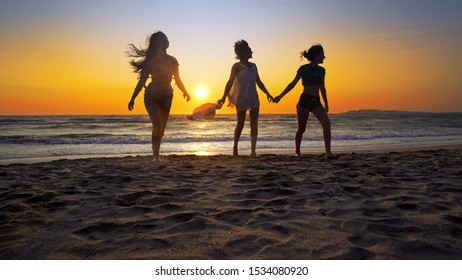 115,212 Outside girl group Images, Stock Photos & Vectors | Shutterstock