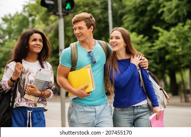 12,079 African American Student Walking Images, Stock Photos & Vectors ...