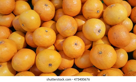 Group of orange in the bucket