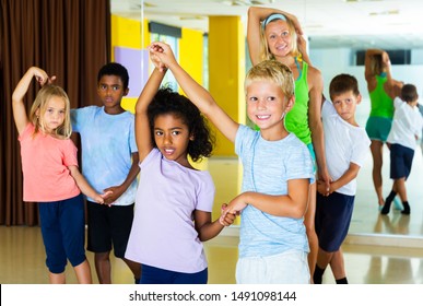 Group Preteen Children Training Movements Slow Stock Photo 1491098144 ...