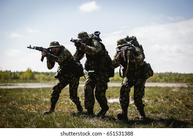 Group Special Forces Field Weapons Stock Photo 651531388 | Shutterstock