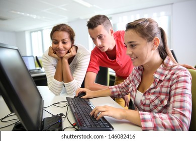 16,448 Students computer lab Images, Stock Photos & Vectors | Shutterstock