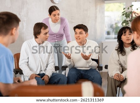 Group of students studying for difficult test in studygroup together