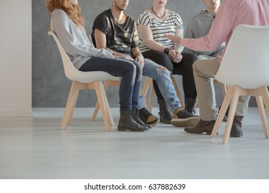 Group therapy for teenagers with behavior problems