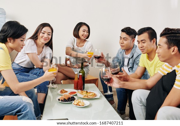 Group Vietnamese Young People Talking Having ???????? 168 image