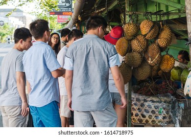 Durian menteri makan Banyuwangi