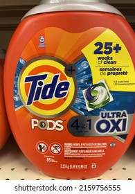 Grovetown, Ga USA - 05 18 22: Retail Store Tide Laundry Detergent Pods With 25