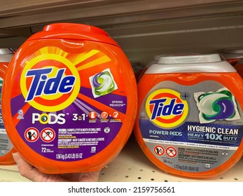 Grovetown, Ga USA - 05 18 22: Retail Store Tide Laundry Detergent Variety