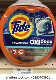 Grovetown, Ga USA - 05 22 22: Retail Store Shelf Tide Laundry Detergent Oxi Pods