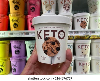 Grovetown, Ga USA - 05 28 22: Retail Store Ice Cream Hand Holding Keto Pint Cup