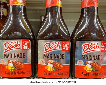 Grovetown, Ga USA - 05 28 22: Retail Store Mrs Dash Marinade