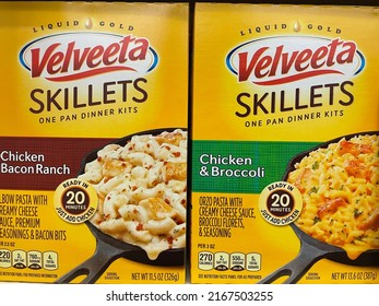 Grovetown, Ga USA - 06 05 22: Retail Store Shelf Velveeta Skillets