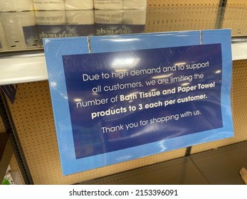 Grovetown, Ga USA - 08 22 21: Kroger Retail Store Limit Signs During The Covid 19 Pandemic Side View