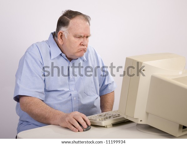 Vučićeva Srbija - Page 24 Grumpy-old-guy-computer-600w-11199934