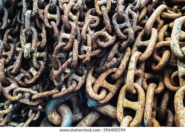 Grunge Old Industrial Metal Chain Background\
Texture, High Contrast