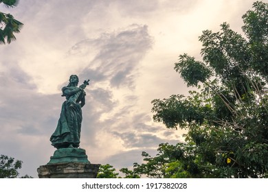 Guaduas, Cundinamarca, Colombia.
12-06-2019
La Pola Statue Represents The Fight Of A Woman Against The Spanish Colonization