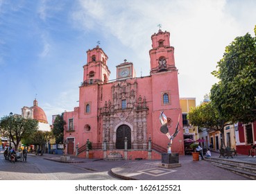 Guanajuato, Guanajuato, Mexico - November 25, 2019: View Of The Templo De San Francisco At Manuel Doblado Street