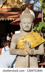 guardian figure at the shrine of Preah Ang Chek Preah Ang Chorm, Siem Reap, Cambodia, Asia