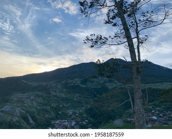 Gunung Lawu Yang Sangat Mempesona