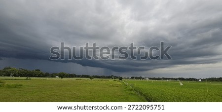 gusts of wind bring dark clouds and bring rain to certain areas