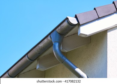 20,186 Metal gutter Images, Stock Photos & Vectors | Shutterstock