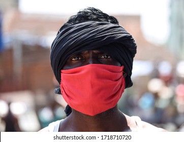 Guwahati, Assam, India. 30 April 2020. A Labour Wearing Face Mask In The Eve Of Labour Day, During Nationwide Lockdown In The Wake Of Coronavirus Pandemic, In Guwahati.