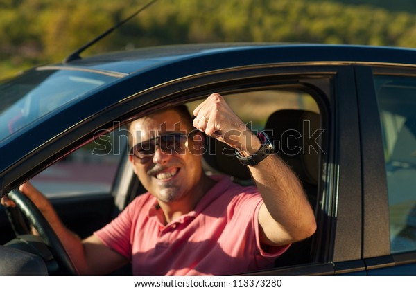 Guy getting\
aggresive in a road rage\
attitude