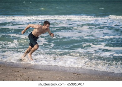 Guy Running Beach Close Water Stock Photo 653810407 | Shutterstock