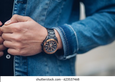 which hand mens watch