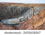 Gwalia Gold Mine lookout. Open cut mining.