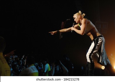 Gwen Stefani On Stage For NO DOUBT In Concert, Gibson Amphitheatre, Universal City, CA July 22, 2009