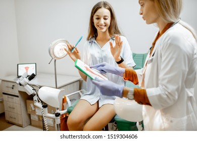 Gynecologist Showing Picture Uterus Young Woman Stock Photo 1519304606 ...