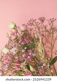 Flor Gypsophila y rosas