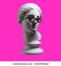 Gypsum statue Aphrodite. Creative. Plaster statue of Aphrodite's head in pixel glasses. Thug life.