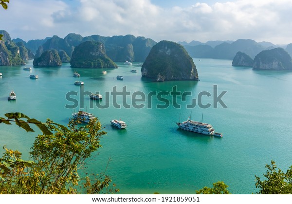 HA LONG BAY, VIETNAM, JANUARY 6 2020: Beautiful\
landscape of Ha Long Bay