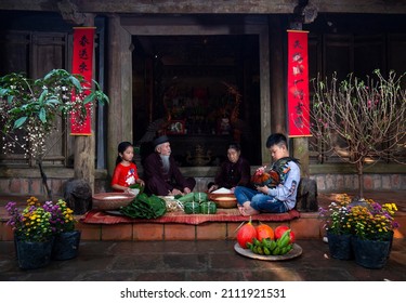 Ha Noi City,Viet Nam- Jan 2022 : Making Banh Chung Cake Prepare For Tet Holiday In Viet Nam,different Name Of Chinese New Year . Banh Chung Is The Traditional Cake Of Vietnamese People In The New Year