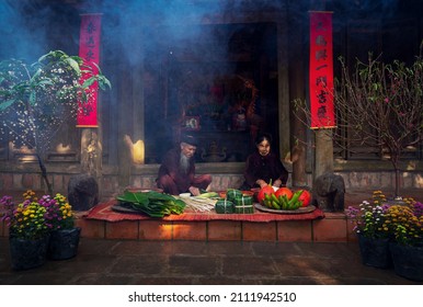 Ha Noi City,Viet Nam- Jan 2022 : Making Banh Chung Cake Prepare For Tet Holiday In Viet Nam,different Name Of Chinese New Year . Banh Chung Is The Traditional Cake Of Vietnamese People In The New Year