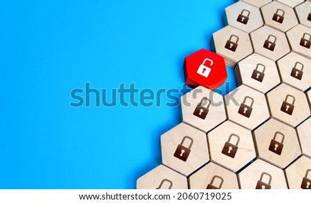 Hacking a system component. Security breach, unauthorized access, threat to system integrity. Corporate data leakage. Hacker attack. Multilevel network protection. Search for software vulnerabilities Stockfoto © 