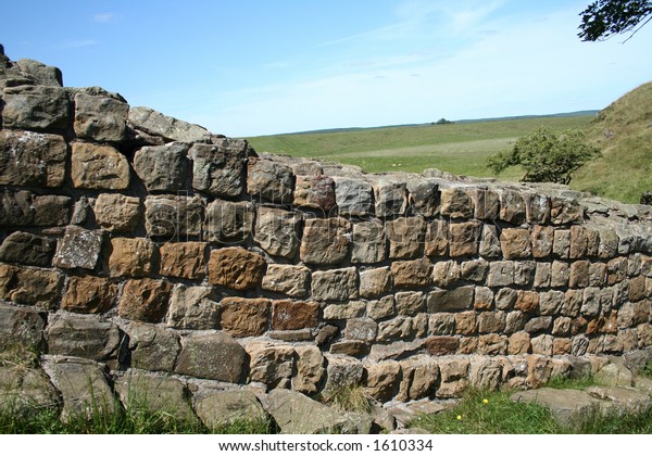 Hadrian\'s\
Wall