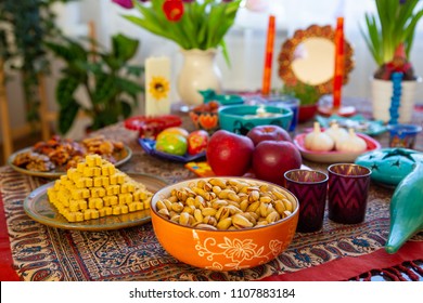 Haft Seen Traditional Table Nowruz Haftseen Stock Photo 1107883184 ...