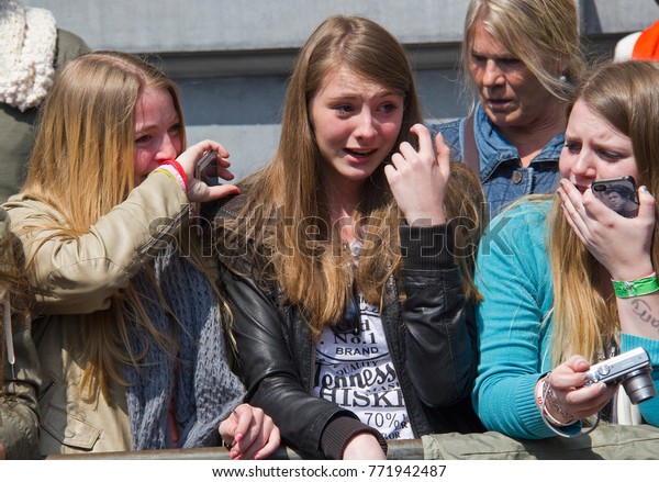 Hague Holland May 3 Teenage Fans Stock Photo Edit Now 771942487