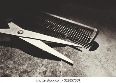 Hair Cutting Shears And Comb With Shadow