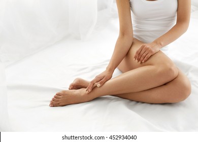 How to Give a Sensual Massage She’ll Never Forget (Updated Edition 2017) [From Her]