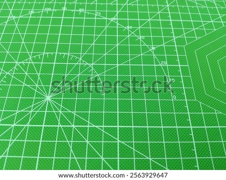 Hal circle with central line and green background 