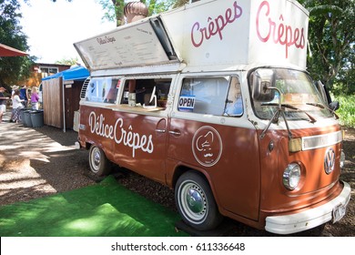 Lunch Truck Images Stock Photos Vectors Shutterstock